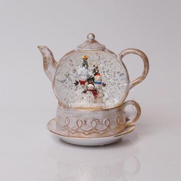 ΦΩΤΙΖΟΜΕΝΗ ΛΕΥΚΗ ΤΣΑΓΙΕΡΑ